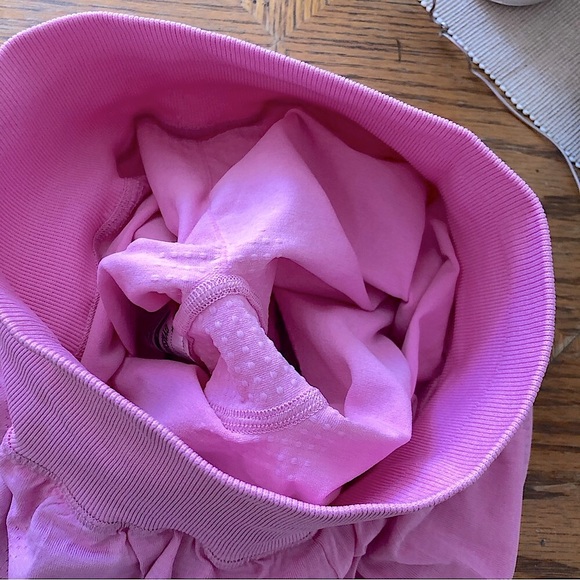 Gymshark Pink Vital Seamless 2.0 2 in 1 Workout Shorts - Picture 5 of 6